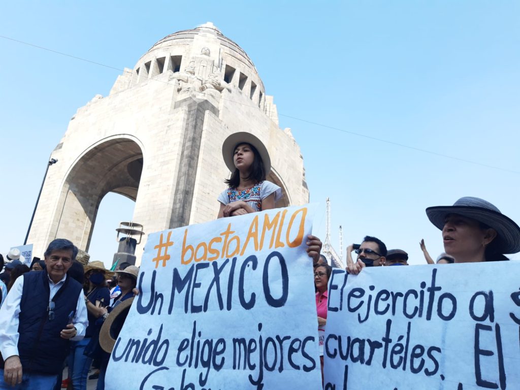 El INE no se toca, gritan cientos de miles en México. Foto Christian Daza / Parlamento y Debate.