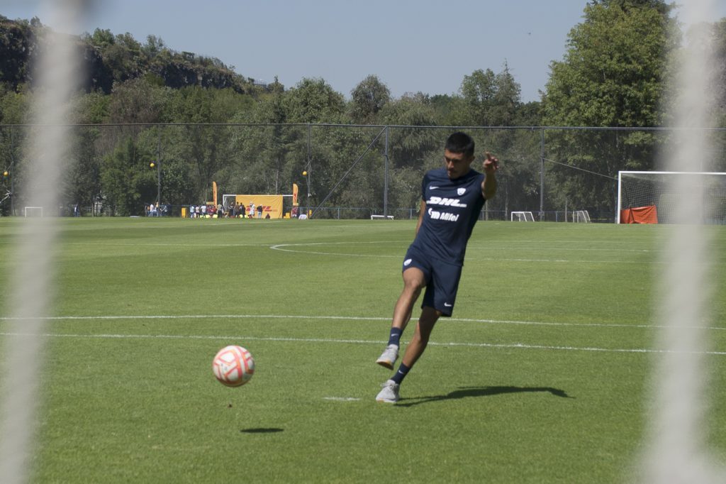 Entre sus objetivos para Galindo busca avanzar en la carrera de Ingeniería Civil y consolidarse como titular en el primer equipo de Pumas.