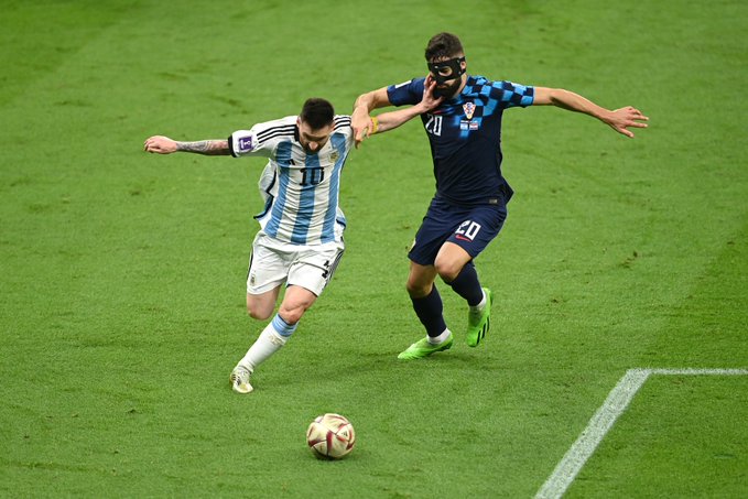 La albiceleste ganó la semifinal con doblete de Julián Álvarez y un tanto de Lionel Messi.