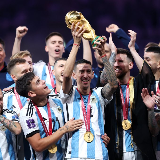 Luego de empatar 3-3 en el tiempo regular, Argentina ganó 4-2 en los penales y levantó su tercera Copa Mundial.