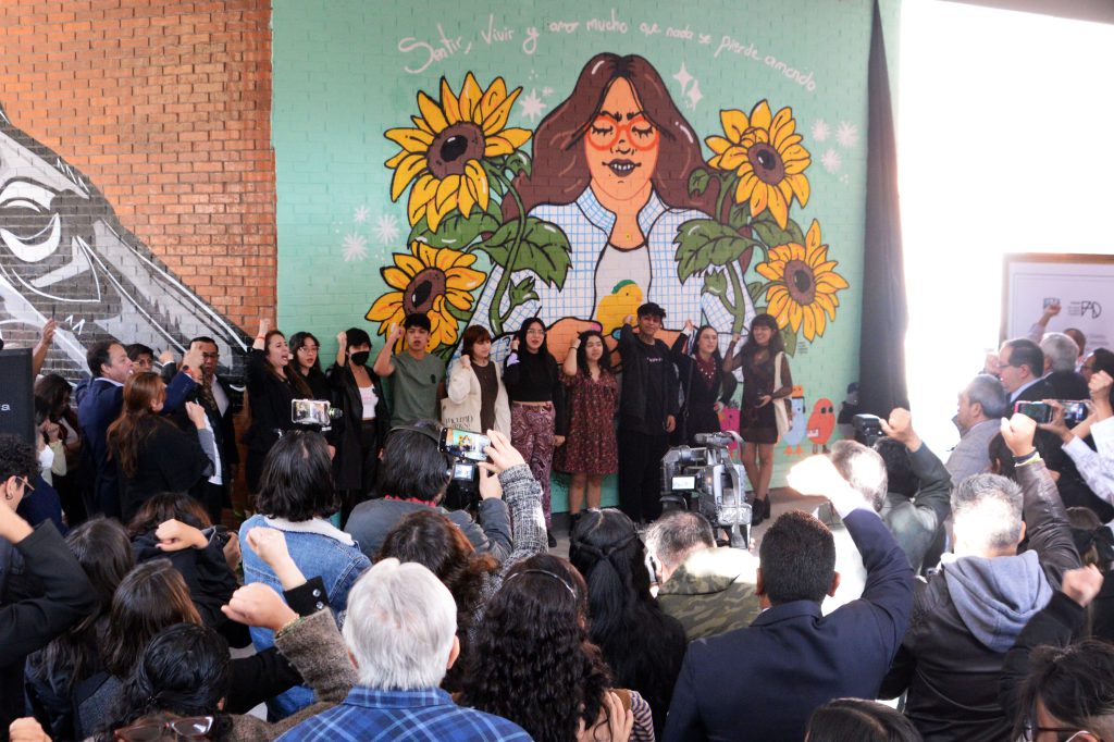 Develan mural en su memoria. Es “una forma extraordinaria de mantenerla viva en nuestro corazón”, aseveró Mauricio de Jesús Juárez Servín.