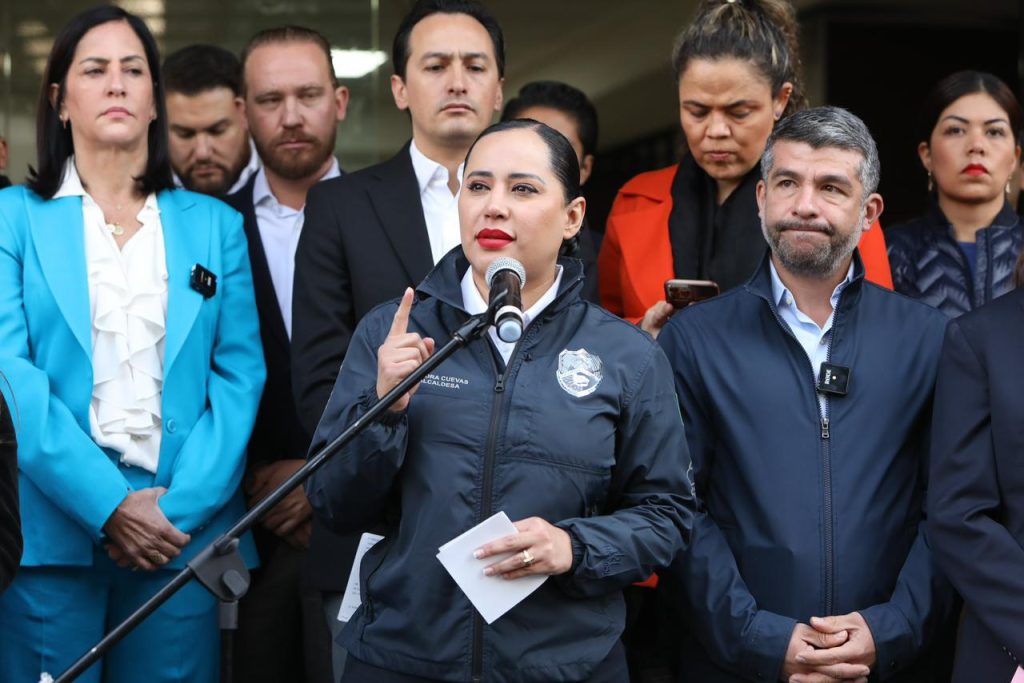 Sandra Cuevas exhortó a la Jefa de Gobierno a dedicarse a su campaña política y dejar la ciudad.