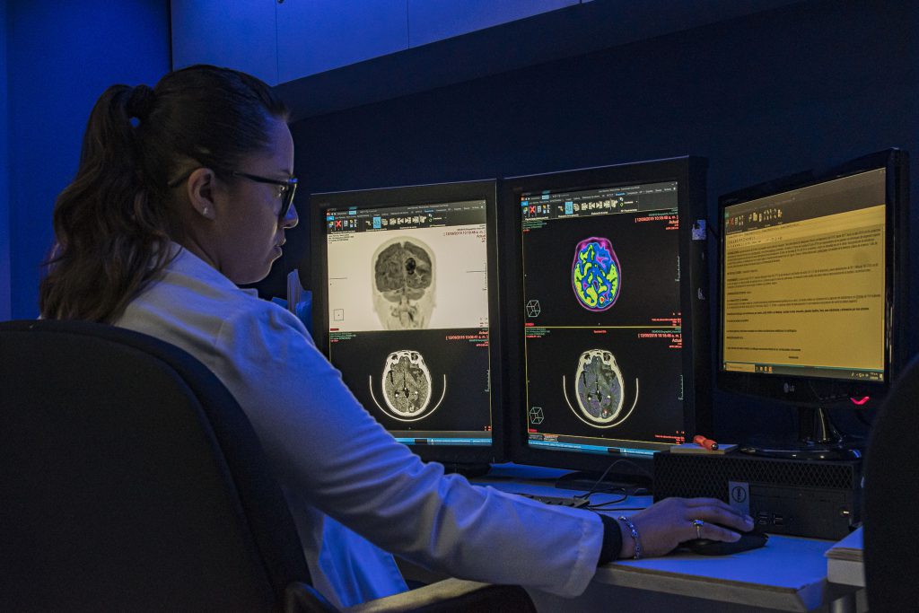 Día Internacional de la Mujer y la Niña en la Ciencia, 11 de febrero.