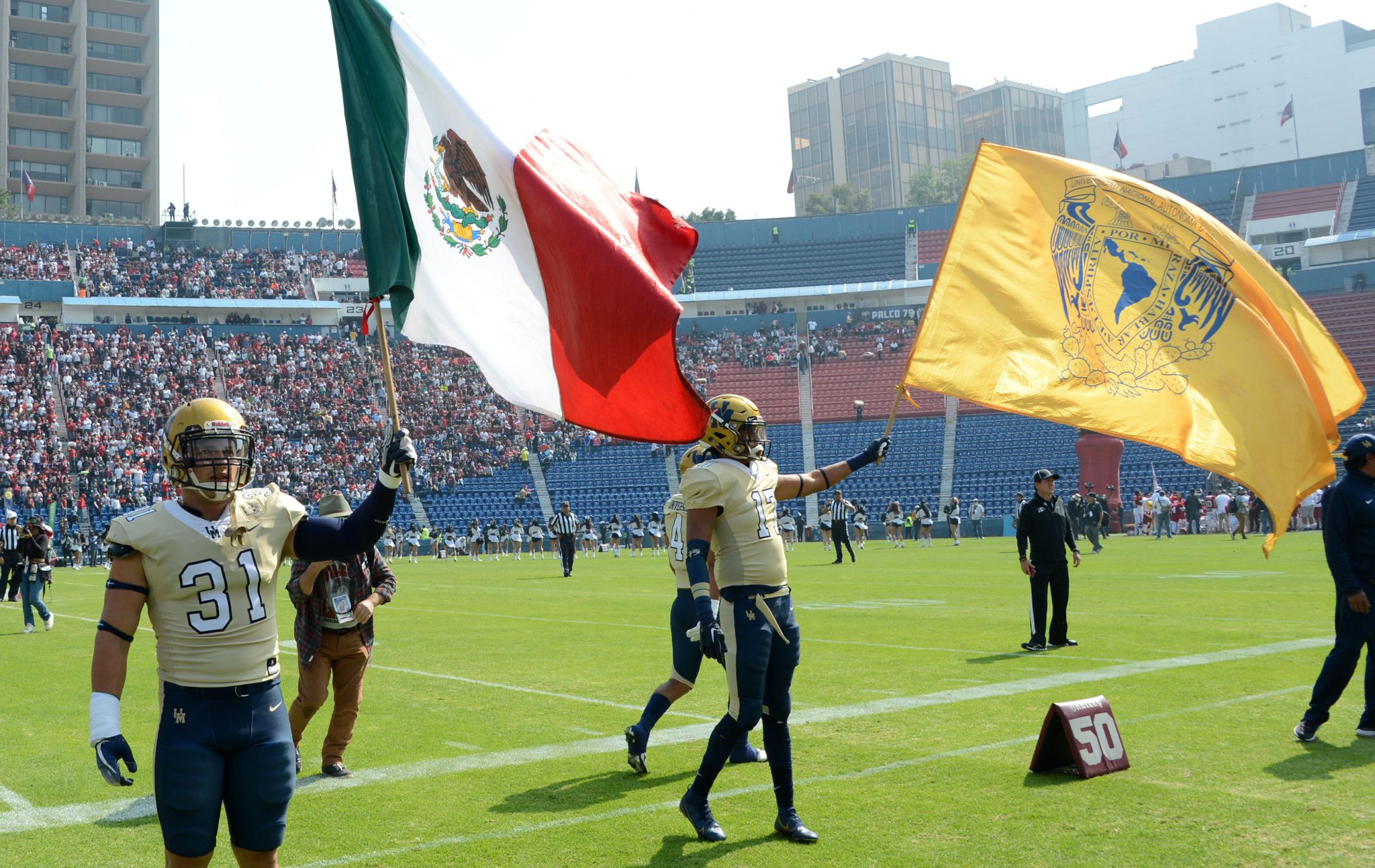 La Bandera Nacional es un símbolo que une; cada generación se la