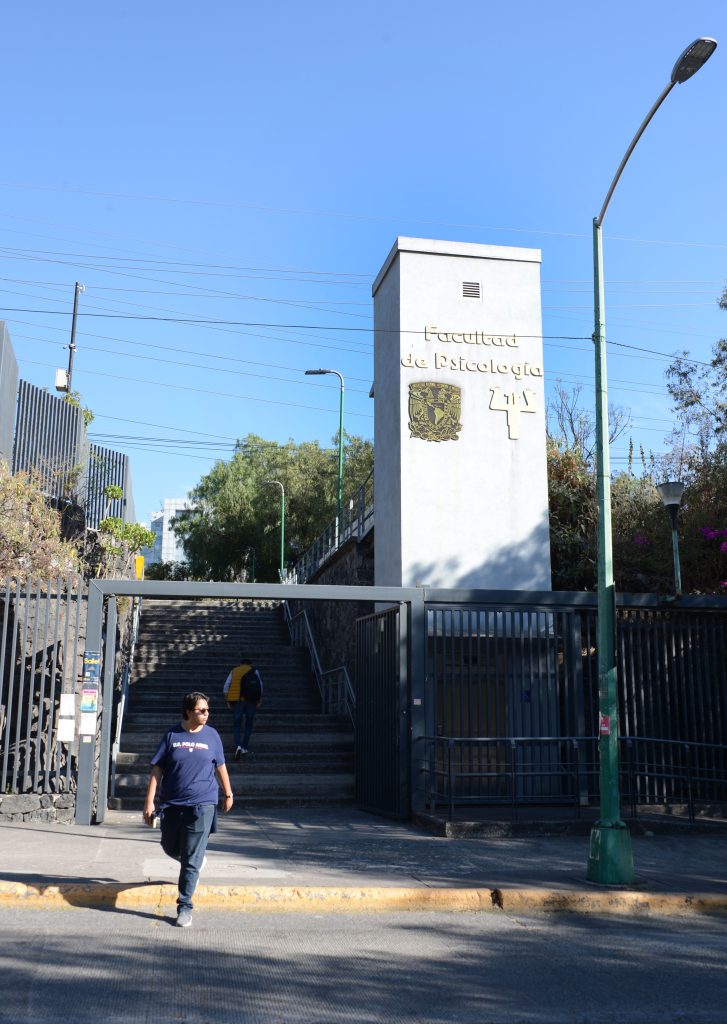 Festejan el 50 aniversario de la Facultad de Psicología.