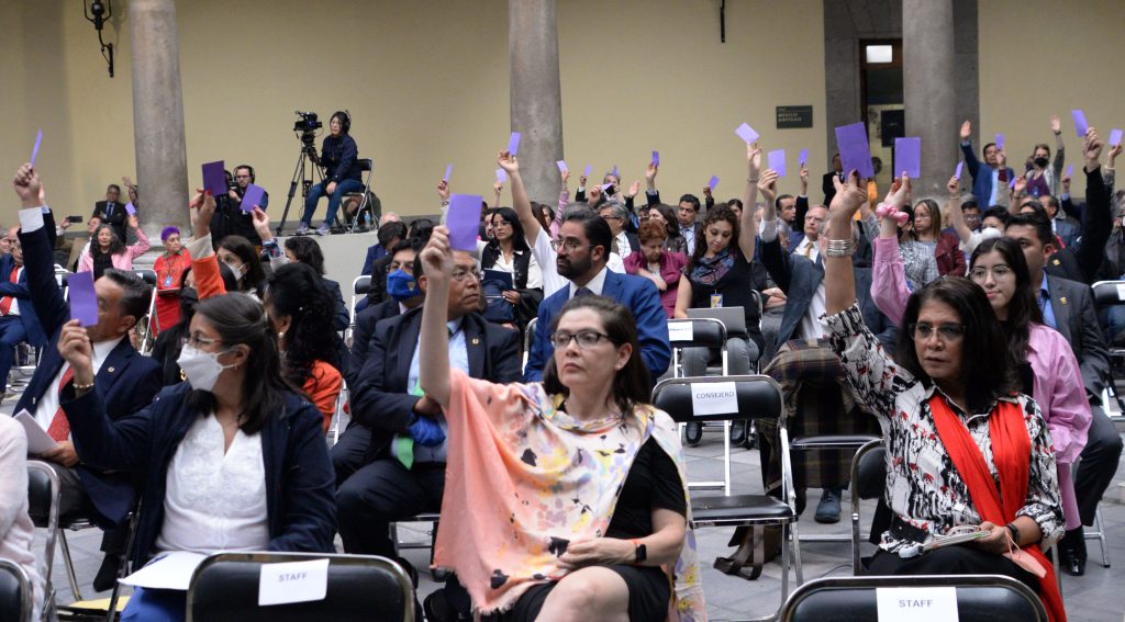 Antes de iniciar su trámite de titulación, los y las alumnas deberán firmar la protesta universitaria de integridad y honestidad académica.