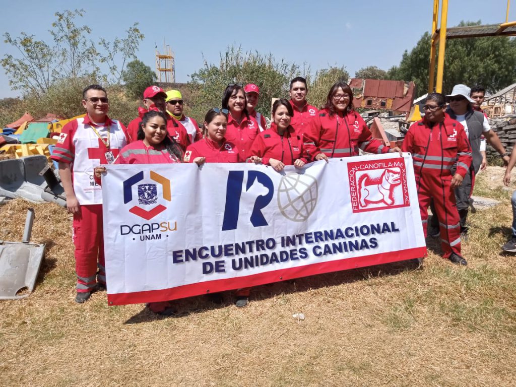 Este sábado concluyeron los trabajos del 3er Encuentro Internacional de Perros de Búsqueda y Rescate en la UNAM.