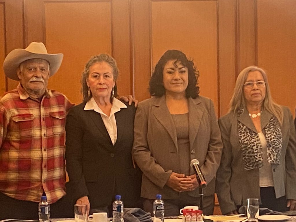 En conferencia de prensa, la abogada Aurora Guevara Sánchez, acusó también al Fiscal Estatal, Francisco Murillo Rioseco de estar en contubernio con Saúl Monreal, presidente Municipal de Fresnillo y David Monreal Ávila, gobernador de la entidad para despojar a la familia Sánchez Hernández de sus tierras.