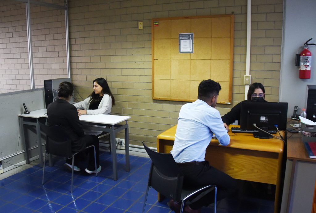 La atención se brinda en el segundo piso de la División de Estudios de Posgrado de la Facultad, en Ciudad Universitaria. 