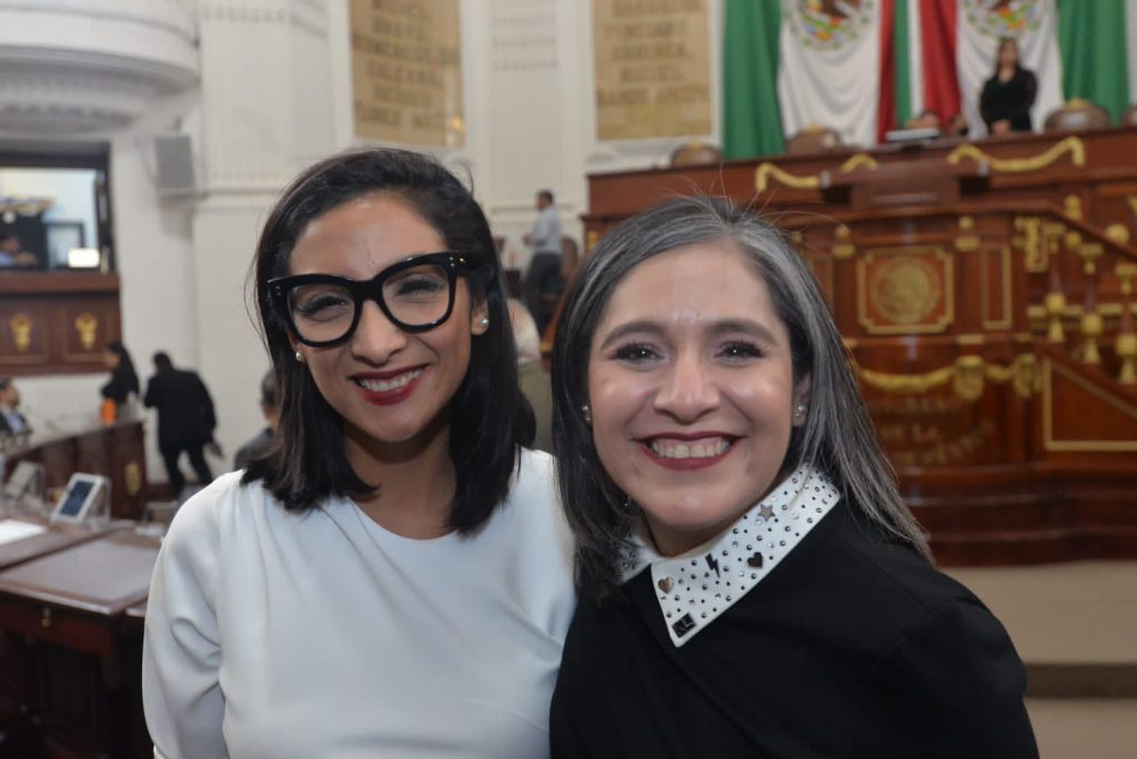 Tener a mujeres preparadas y con convicción democrática es fundamental para 🇲🇽 ! Felicidades y todo el apoyo, apuntó la diputada Villagrán.