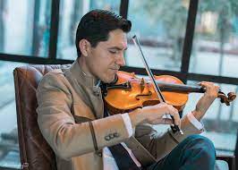 Miguel Fajardo, violinista “No sólo domino un instrumento, me considero un músico”.