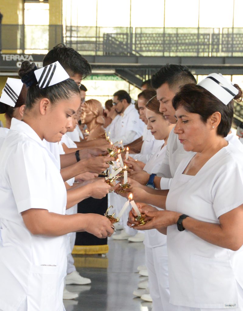 Egresaron históricas generaciones 55 de la Licenciatura en Enfermería y Obstetricia, así como la 14 de la Licenciatura en Enfermería.