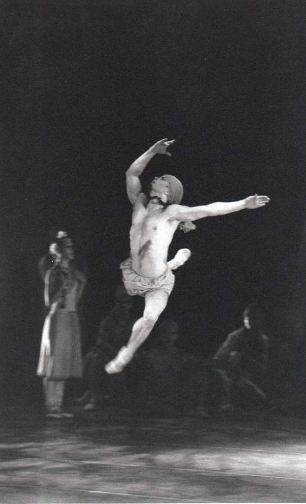Gustavo Sanders, con un historial sobresaliente en el ballet clásico como Solista en la Compañía Nacional de Danza.