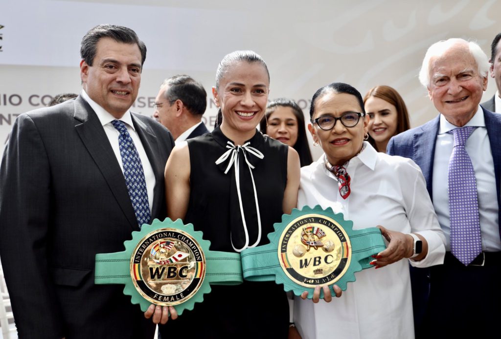 Mauricio Sulaimán, Irma Torbellino García y Rosa Icela Rodríeguez.