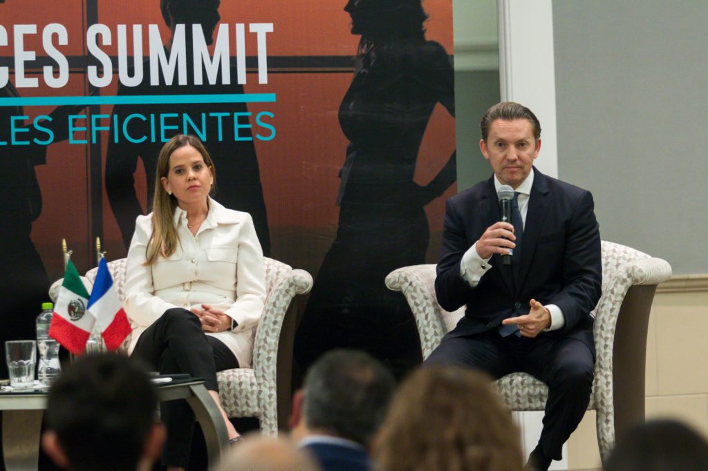 En el Human Resources Summit 2023, Nelson Amparán, presidente del Consejo y director general de Academia Global, explicó que la transformación digital inicia con una correcta analítica de datos, un enfoque real en el cliente y la transformación de competencias de su talento.