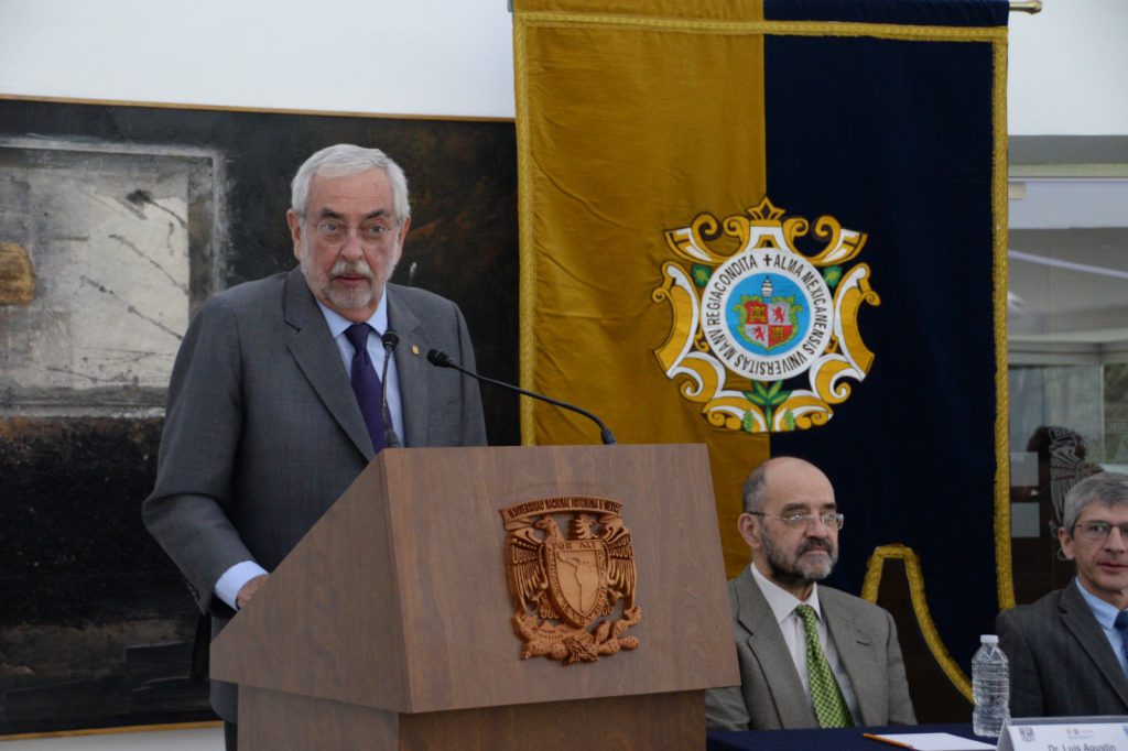 Acuden 30 alumnos de posgrado de universidades de la región, señaló Enrique Graue Wiechers.