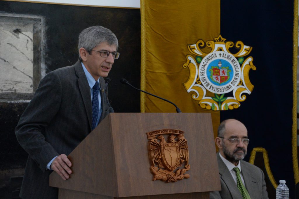 El coordinador de la Investigación Científica de la UNAM, William Lee Alardín.