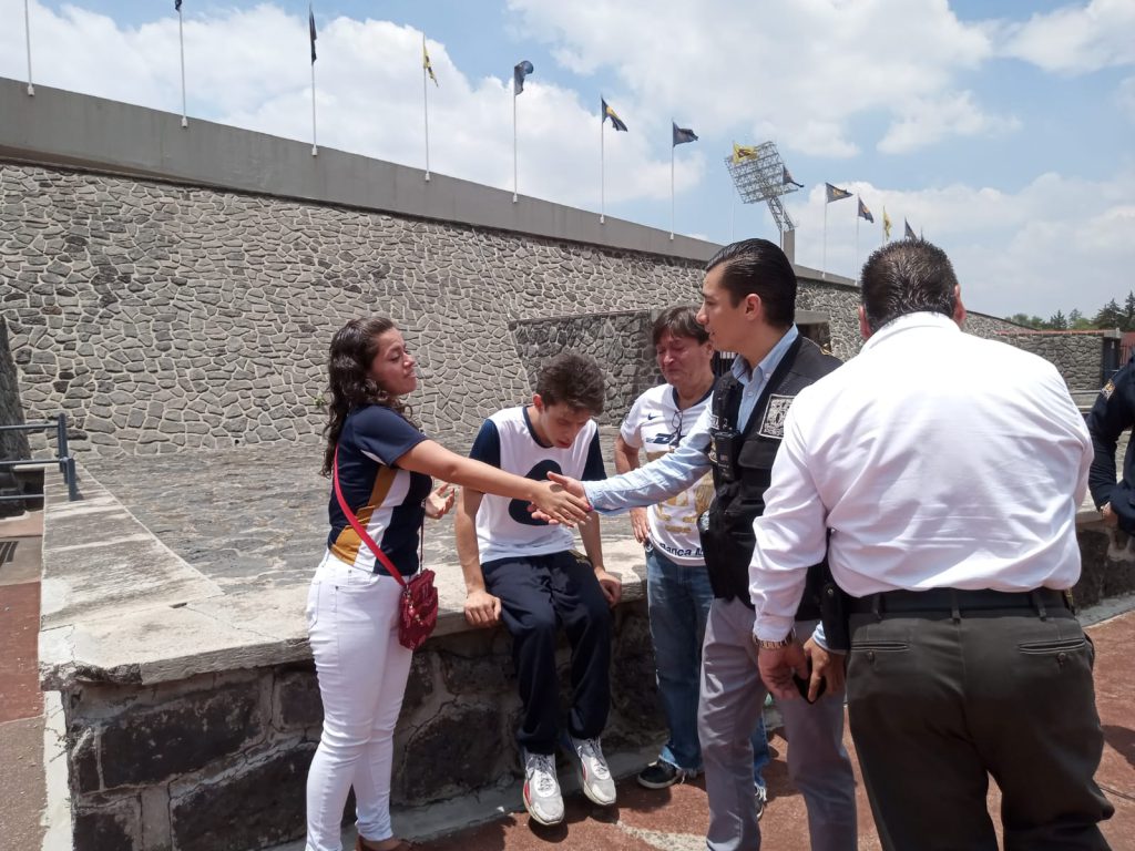 En el segundo caso, Christopher fue localizado y entregado a su papá y hermana.