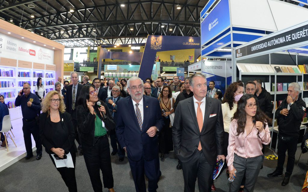 Inauguró la V Feria Internacional del Libro de las Universitarias y los Universitarios, que se realiza desde hoy hasta el 3 de septiembre.