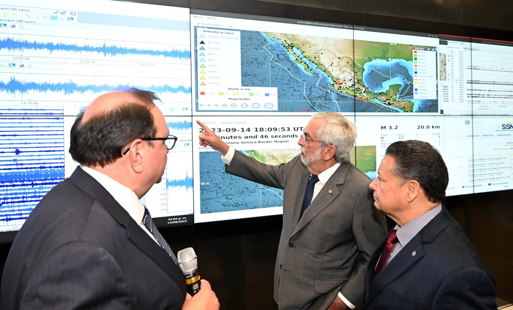 Es una fortuna vincular la ciencia, la tecnología y el desarrollo económico para beneficio de las y los mexicanos, expresó Julio Menchaca Salazar. Ya opera la UNAM el Centro Alterno de Monitoreo del Sismológico Nacional