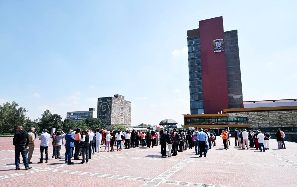 Gerardo Loyo Martínez, director general de Análisis, Protección y Seguridad Universitaria, acompañado por Raúl Flores Mendoza, director de Protección Civil, precisó que se cuenta también con el Atlas de Riesgos de la Universidad Nacional.