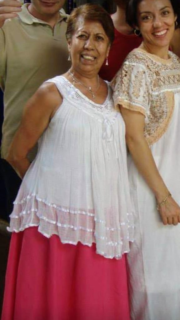 Virginia Rojas Vega, 50 años dedicados al folclore como bailarina, maestra e investigadora.