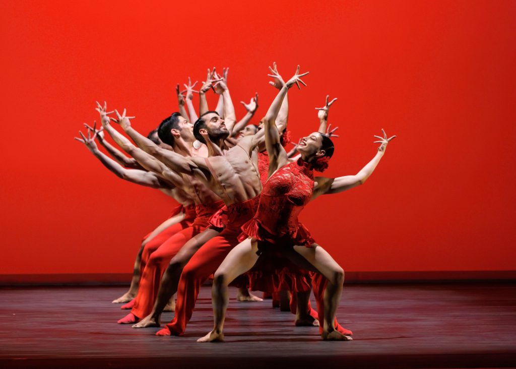 Ballet Hispánico. Línea Recta. Foto Erin Baiano.