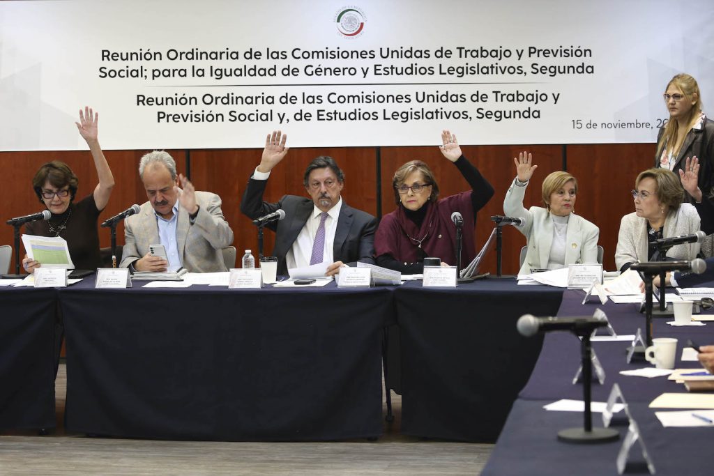 El proyecto del Senado busca establecer un salario base para mujeres y hombres en el ámbito deportivo.
