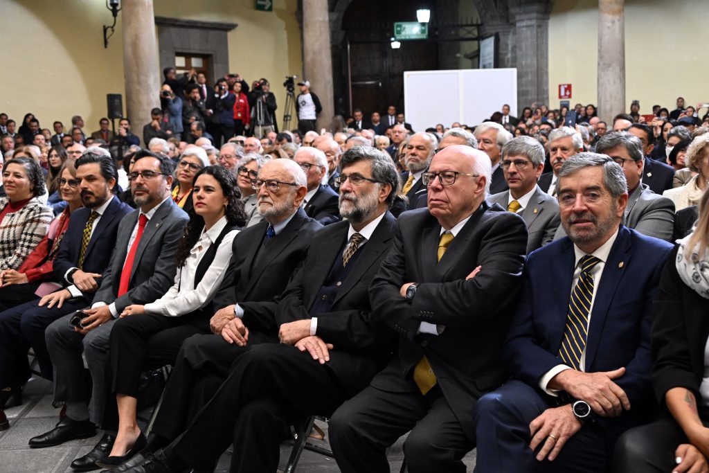 El economista e historiador Lomelí Vanegas se convirtió en el rector número 35 de la Universidad Nacional.