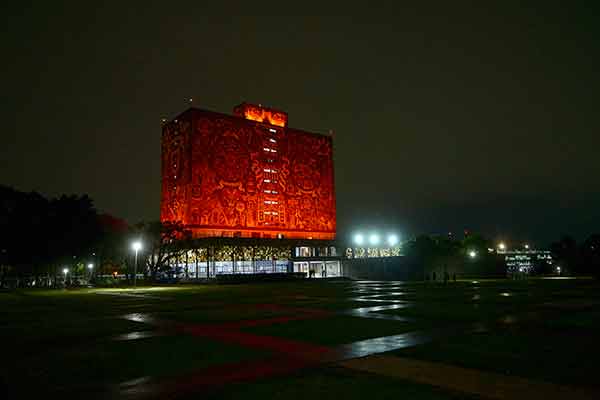 A partir de hoy y hasta el 10 de diciembre, la Biblioteca Central y el Estadio Olímpico Universitario se irradian de este color en homenaje a la lucha de las mujeres por la igualdad, y en conmemoración de las víctimas de la violencia de género.