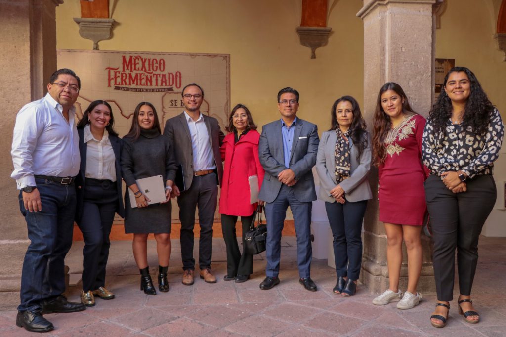 Los cuerpos académicos de ambas facultades de la UAQ presentaron, al público en general, la importancia de la inocuidad en la comida de consumo humano.