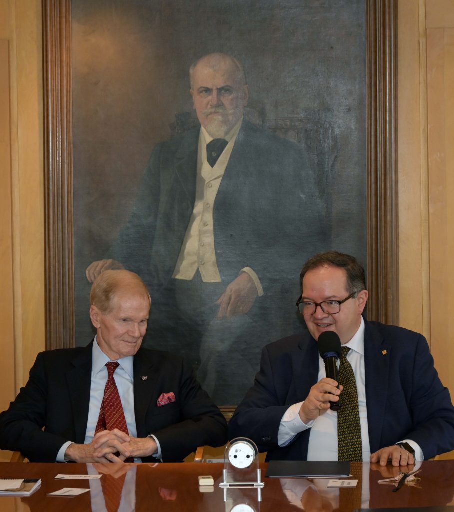 El Rector Lomelí encabezó reunión del titular de la NASA con UNAM, IPN y AEM.