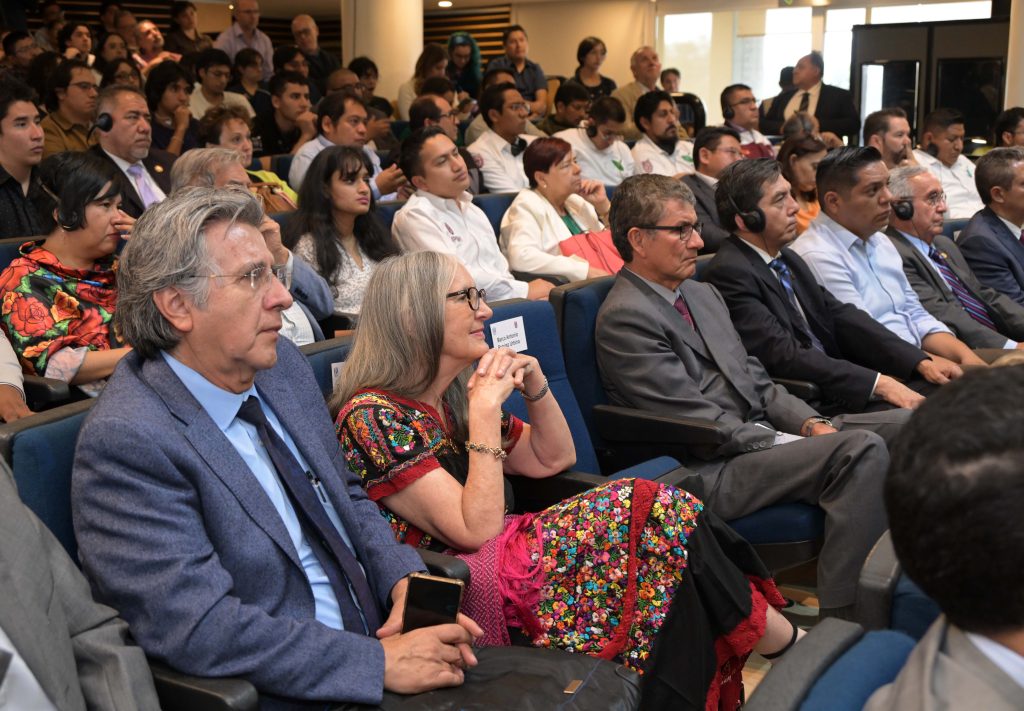 El director de la Agencia Espacial estadounidense, Bill Nelson, se reunió en la Torre de la Rectoría con académicas y académicos, estudiantes, mujeres y hombres dedicados a la ciencia.