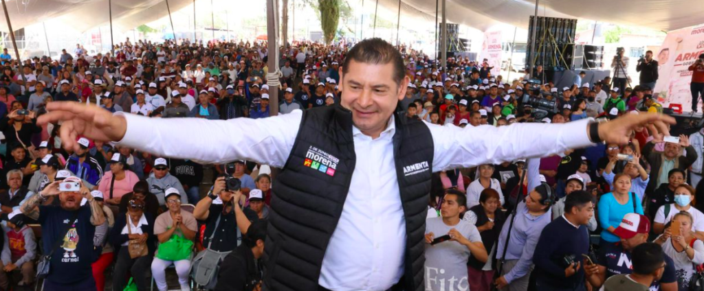 Apoyo total a las demandas del magisterio porque "yo soy hijo de la escuela pública", aseguró Alejandro Armenta, candidato a la gubernatura de Puebla por la Megacoalición "Sigamos Haciendo Historia.