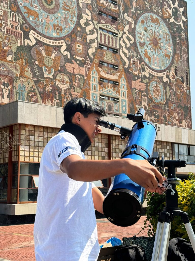 El fenómeno completo ocurrió entre las 10:55 y las 13:36 hora del centro, informó el Instituto de Astronomía de la UNAM.