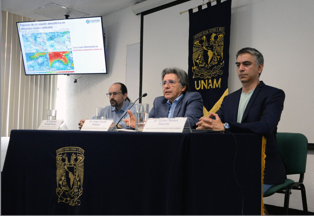 Jorge Zavala Hidalgo, director del ICAyCC, precisó en conferencia de prensa que es una condición sin precedente, porque las comunidades experimentarán temperaturas que no han enfrentado. 