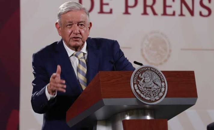 En la conferencia mañanera en Palacio Nacional de este jueves, el Presidente Andrés Manuel López Obrador fue informado en la intervención de una reportera.