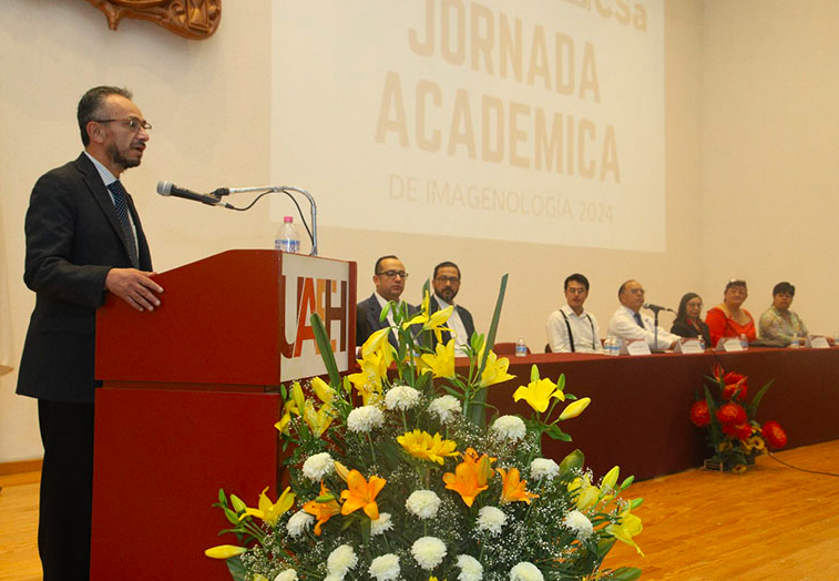 Durante la ceremonia inaugural, Orlando Ávila Pozos, coordinador de la División Académica de la UAEH, comentó que es importante mantener vigentes los conocimientos.