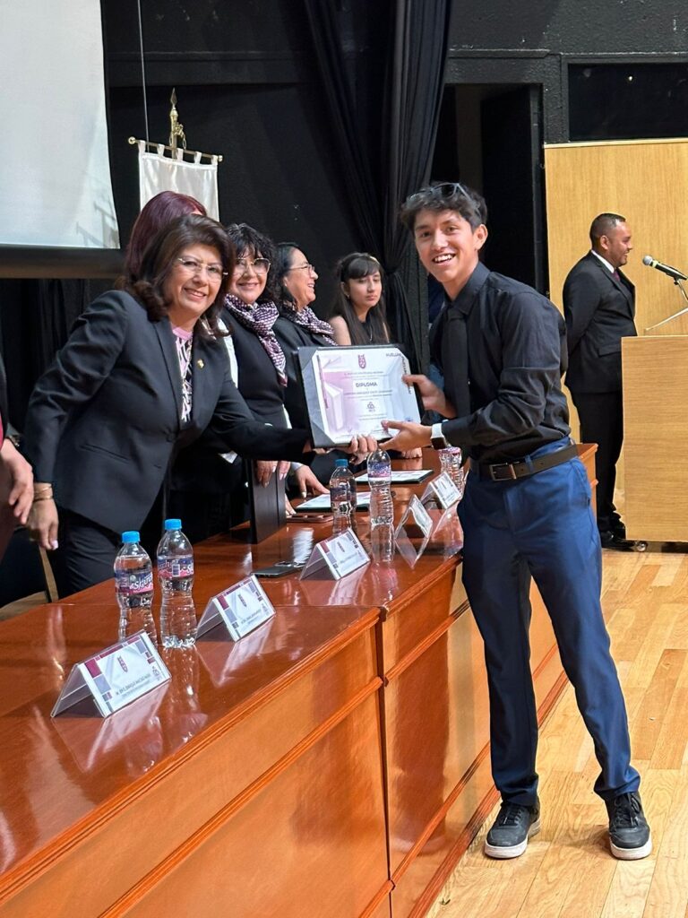 La senadora electa y presidenta municipal con licencia señala sentirse orgullosa de haber logrado que el plantel del IPN se construyera en Tecámac.