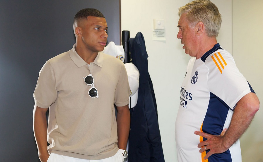 Carlo Ancelotti: Bienvenido al mejor club del mundo. Bienvenido a tu casa, Kylian. HALA MADRID!