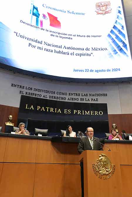 Quien inscribe estas letras y nuestro lema es el pueblo de México en su conjunto, a través de sus representantes, sostuvo el rector Leonardo Lomelí Vanegas.