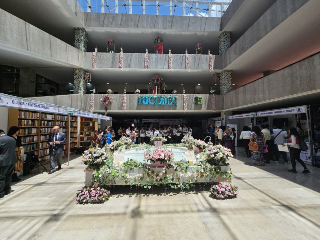 La 15ª Feria Nacional del Libro Jurídico del PJCDMX se desarrolla en el edificio de Niños Héroes 132, de la Ciudad Judicial, en horario de 9:00 a 18:00 h.