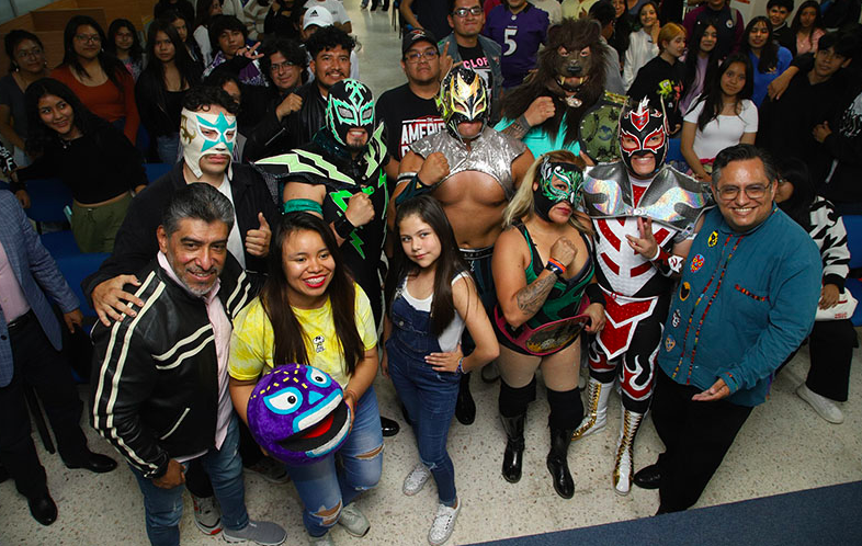 Guerrera Isis, Aero Boy, Zeldris, Vimpel, Electroser, Retro Taka y Mascanica compartieron con el público un poco de este deporte que es patrimonio cultural de la Ciudad de México.