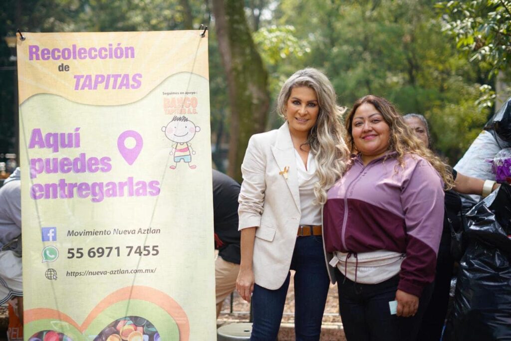 En el Parque México se dieron cita vecinos y vecinas de la Alcaldía Cuauhtémoc para donar sus tapitas de plástico, con lo cual contribuirán a ayudar a niños, niñas y jóvenes con diagnóstico de cáncer infantil.