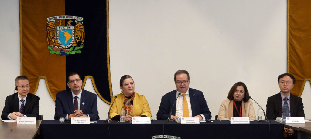 El rector inauguró el VI Seminario de las Relaciones Sino-Mexicanas.