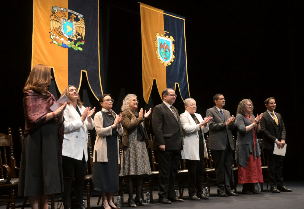 Presidió la ceremonia de entrega del Premio Universidad Nacional y el Reconocimiento Distinción Universidad Nacional para Jóvenes Académicos 2024, a 34 destacadas y destacados universitarios.