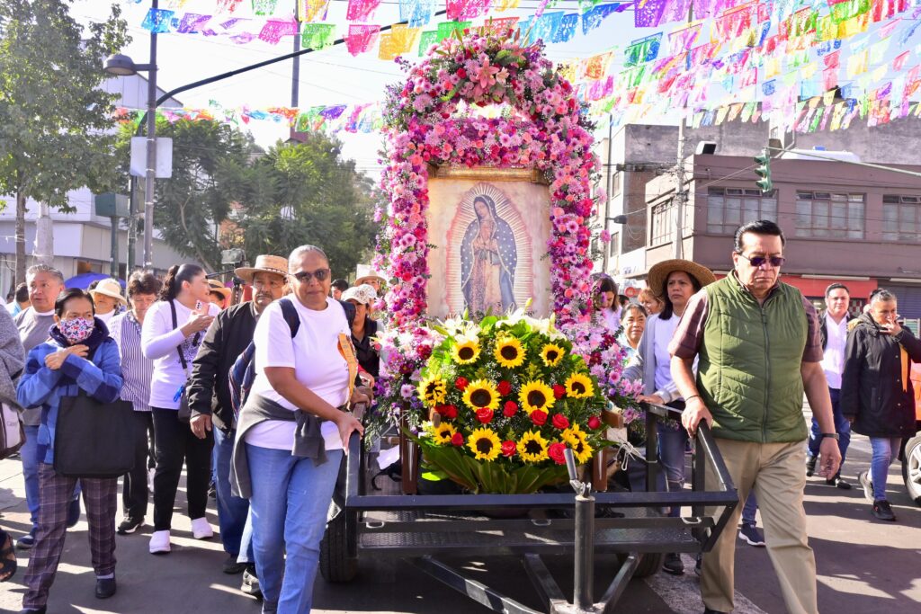 Originarios de Azcapotzalco agradecieron el apoyo que ha mostrado la titular para conservar las tradiciones y riqueza cultural de la alcaldía.