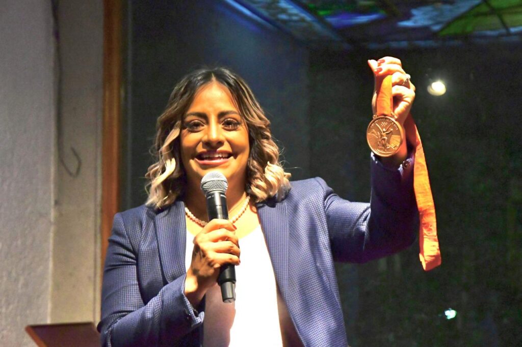Durante un conversatorio organizado por la alcaldía Azcapotzalco, Tatiana Ortiz explicó los retos a los que se enfrentó en su camino a los juegos olímpicos de Beijing.