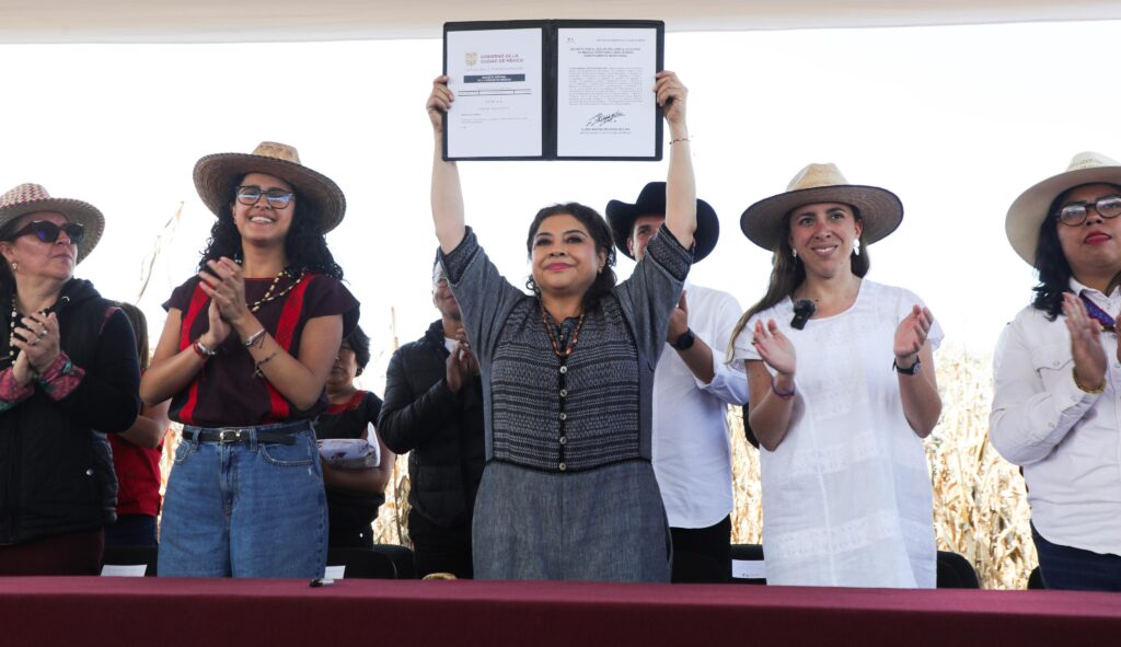 Anuncia la implementación de acciones para proteger y fortalecer la producción de maíz nativo en el suelo de conservación.