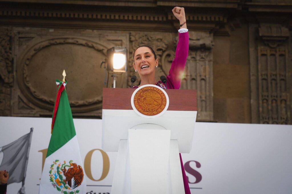 "Nos coordinamos, colaboramos, pero nunca nos subordinamos", resaltó sobre la relación de México con Estados Unidos, la cual, aseveró será buena y de respeto.